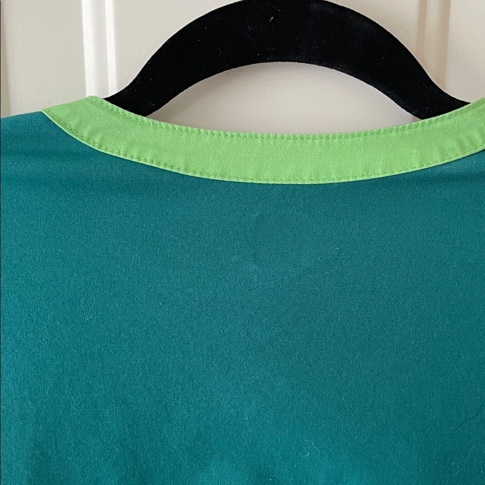 WonderWink Teal V-Neck Medical Scrub Top - Picture 3 of 5